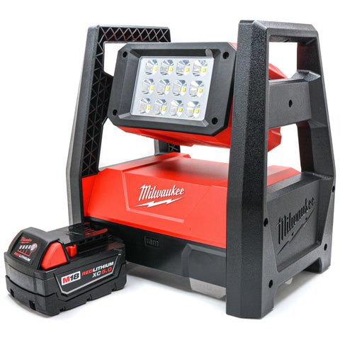 New Milwaukee 2360-20 M18 Li-Ion TRUEVIEW Dual LED HP Flood Light 5.0 Ah Battery