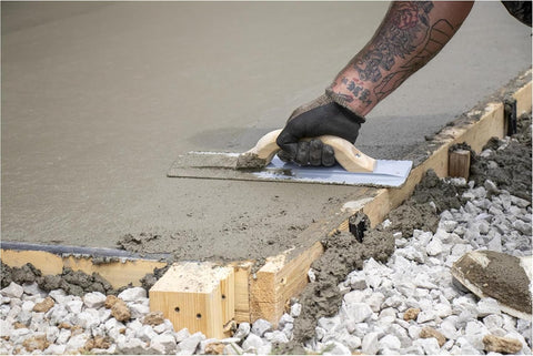 Marshalltown 135 18" Beveled End Magnesium Float Wood Handle Concrete Hand Tool