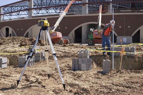 Spectra Precision LL300N-3 Self-Leveling Laser Level Kit with HL450 Receiver