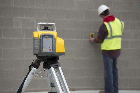 Spectra Precision LL300N-4 Self-Leveling Laser Level Kit + HL450 Receiver Tripod