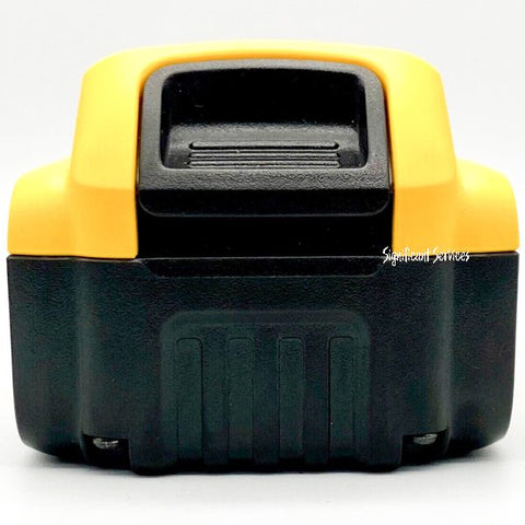 (2) NEW Genuine DeWALT DCB205 20V 20 Volt MAX XR 5.0Ah Li-Ion Battery Packs