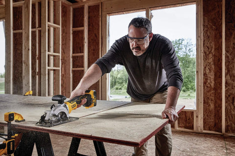 DEWALT DCS571B ATOMIC 20V MAX 4-1/2" Li-Ion Brushless Cordless Circular Saw New