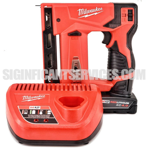 Milwaukee M12 3/8 in. Crown Stapler 2447-20 4.0 AH KIT