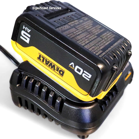 DEWALT  DCB205-2C 20V MAX Lithium-Ion Battery 2-Pack Charger 5.0 Ah Starter Kit
