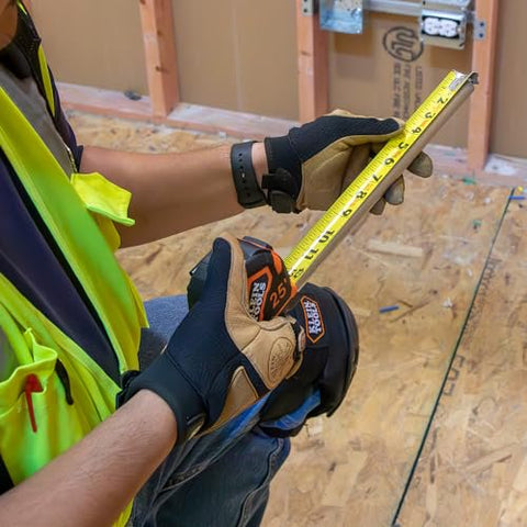 Klein Tools 9125 Tape Measure, Heavy-Duty Measuring Tape with 25-Foot Single-Hook Nylon Reinforced Blade, With Metal Belt Clip