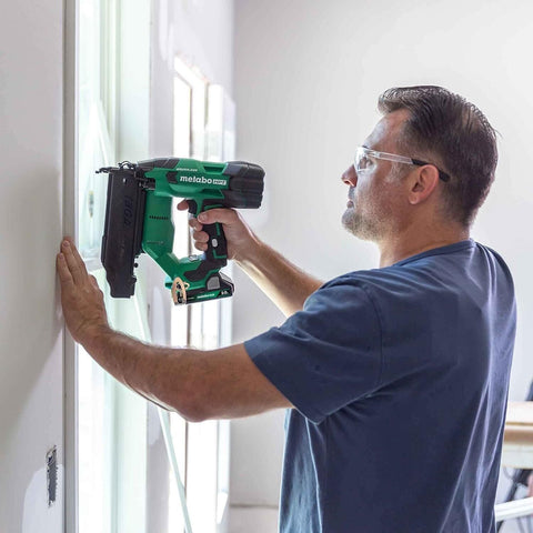Metabo HPT NT1850DFTM 18V 2Ah Compact 18 Gauge Cordless Brad Nailer Ki