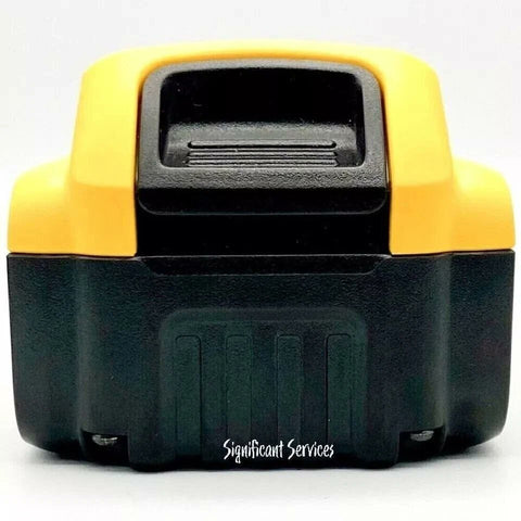 DEWALT 20V MAX XR Battery 2-Pack DCB205-2 FLEXVOLT 20V MAX Charger DCB118 NEW