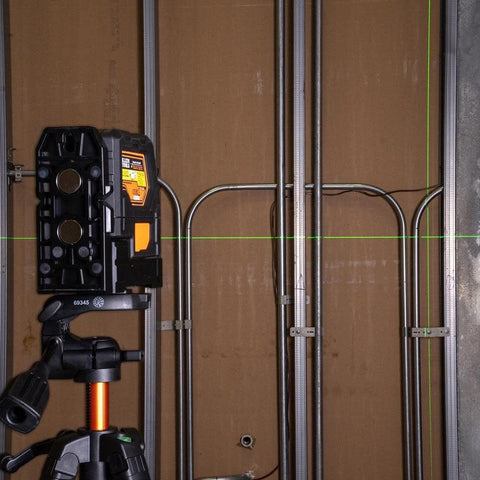 Klein Tools 93LCLGR Self-Leveling Laser Level, Class 2 Rechargeable, Bright Green Cross-Lines and Red Plumb Spot, Magnetic and Ceiling Clamp Mounting