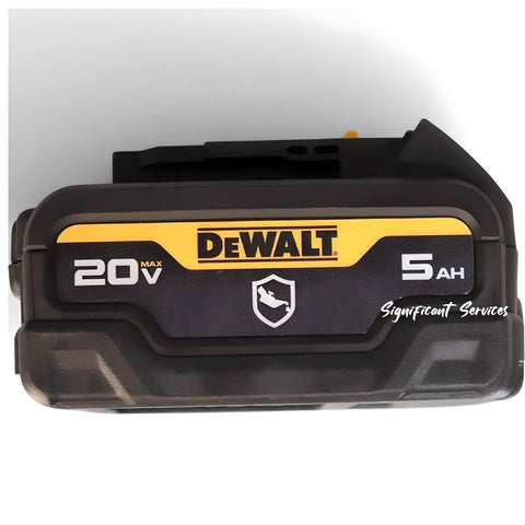New DeWALT DCB205G 20V Max XR Li-Ion 5.0 Ah Oil Resistant Battery and Charger